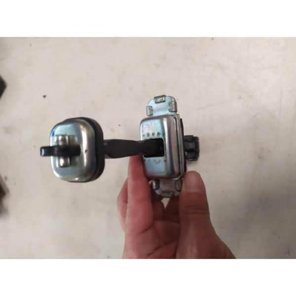 Limitador De Porta Traseira Direita Onix Prisma Cobalt Spin