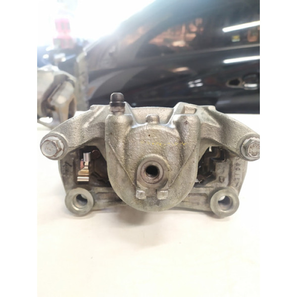 Pinça Com Cavalete Dianteiro Esquerdo Nissan Sentra 07 14