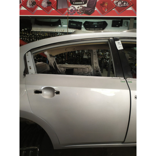 Porta Traseira Direita Do Nissan Sentra 2007 08 09 10 11 12