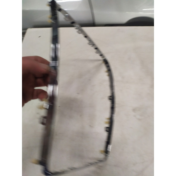 Moldura Cental Do Painel Do Toyota Yaris Sem Detalhe 