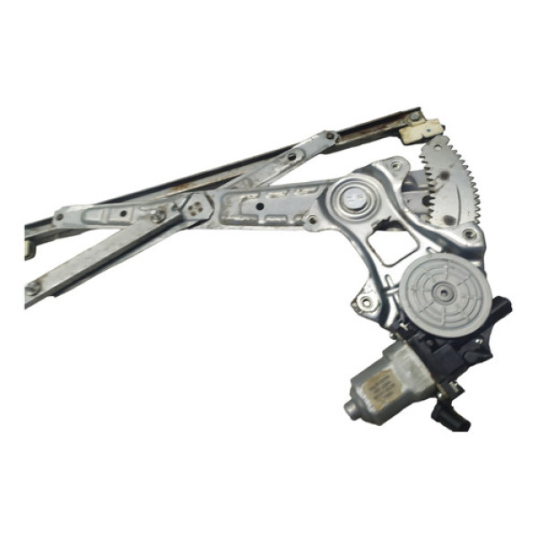 Máquina Vidro Dianteiro Direito Versa 2015 A 18